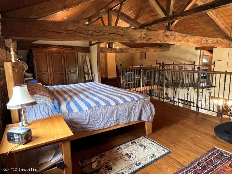 Maison - 270 m² - 11 pièces