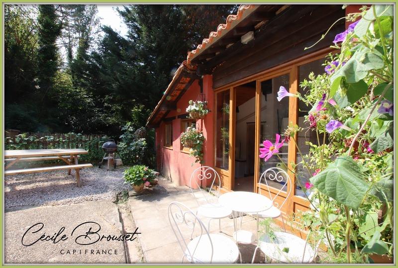 Mas - 274 m² - 10 pièces