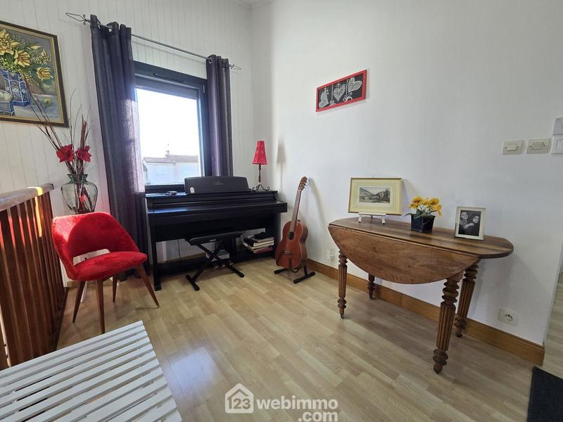 Maison - 220 m² - 5 pièces