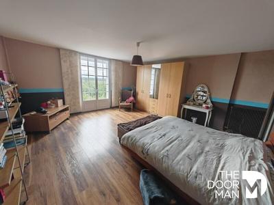 Propriété - 700 m² - 23 pièces