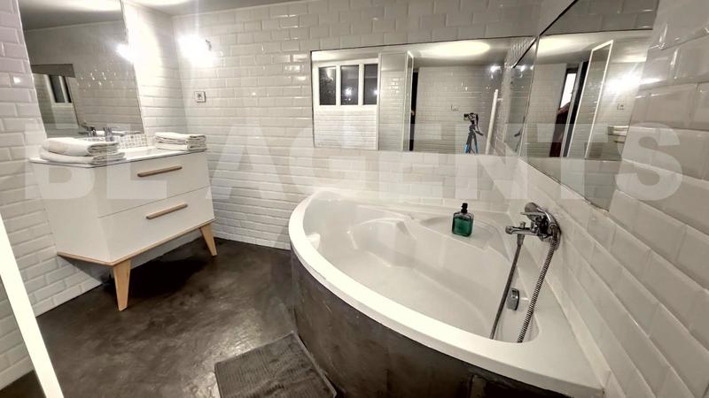 Appartement - 120 m² - 5 pièces