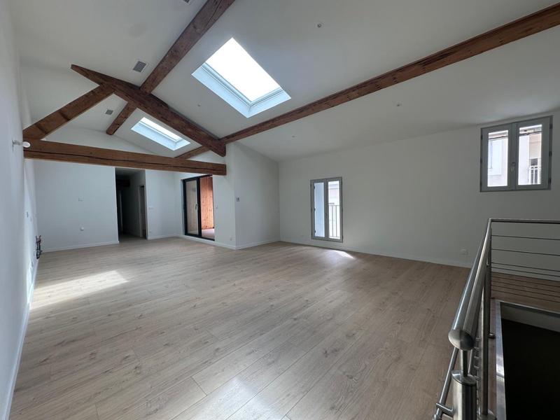 Appartement - 100 m² - 4 pièces