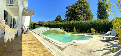 Maison - 185 m² - 6 pièces