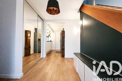 Maison - 189 m² - 9 pièces