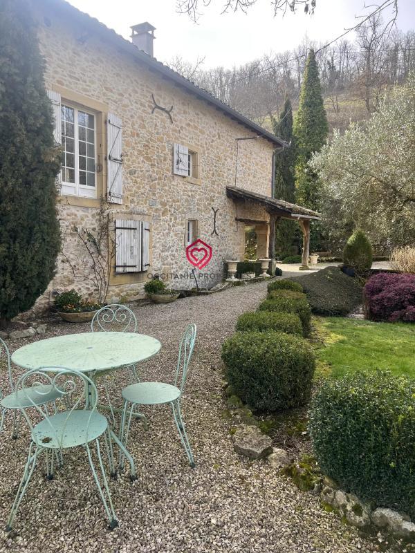 Moulin - 260 m² - 12 pièces