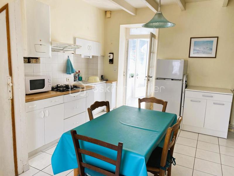 Maison en pierre - 91 m² - 4 pièces