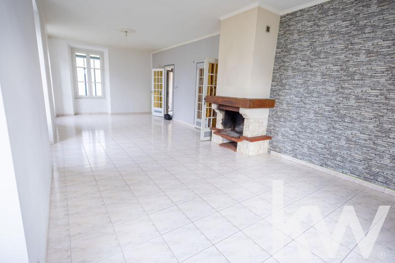 Maison - 268 m² - 12 pièces