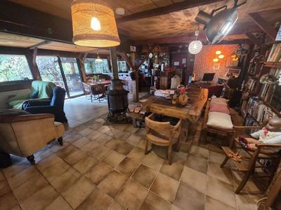 Maison - 210 m² - 6 pièces