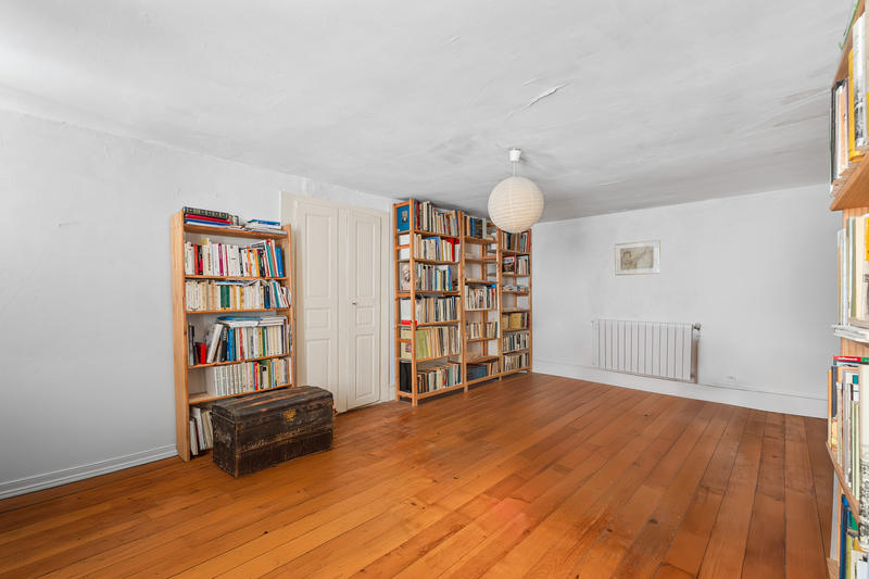 Maison - 243 m² - 10 pièces