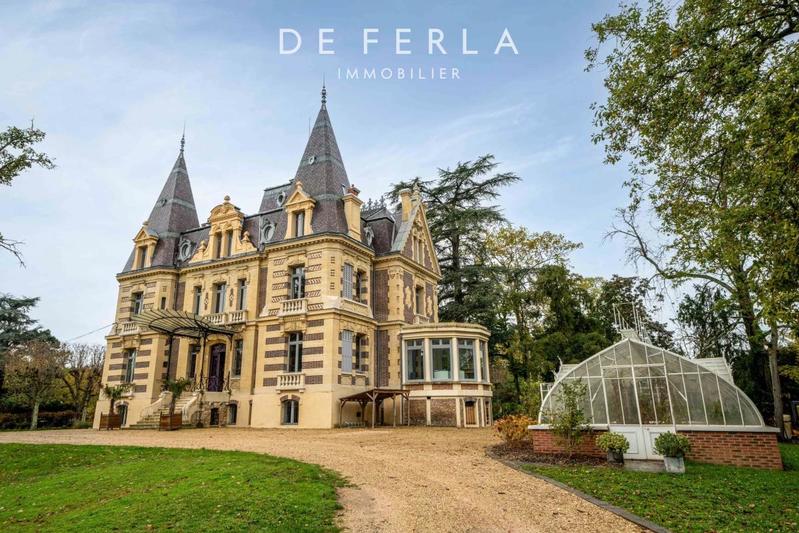 Château - 826 m² - 18 pièces