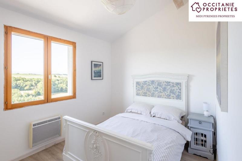 Maison - 258 m² - 9 pièces