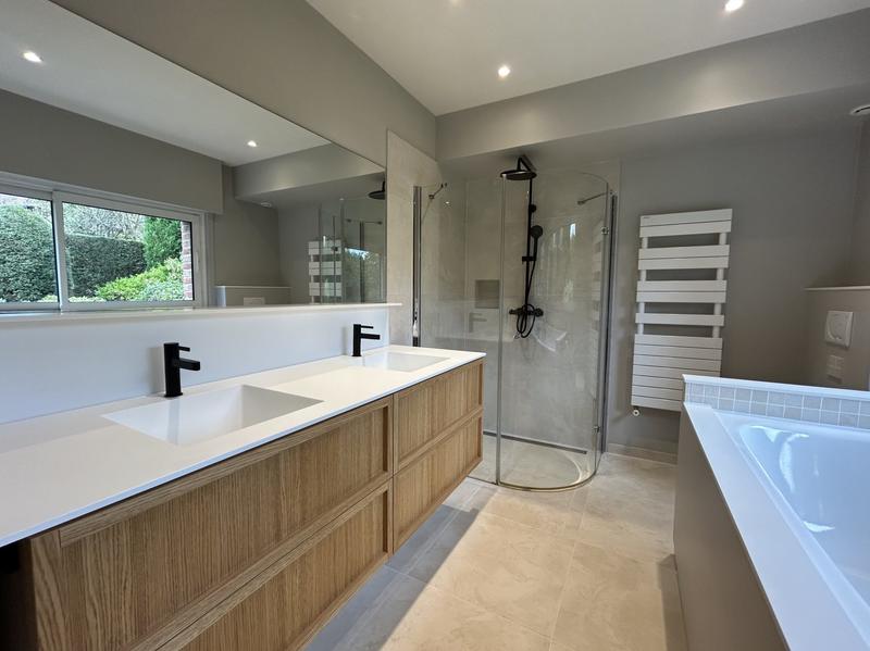 Maison - 249 m² - 8 pièces