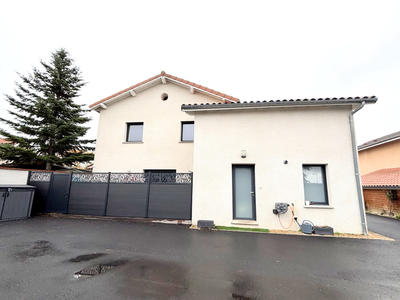 Maison - 207 m² - 7 pièces