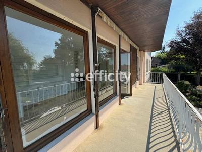 Maison - 200 m² - 8 pièces