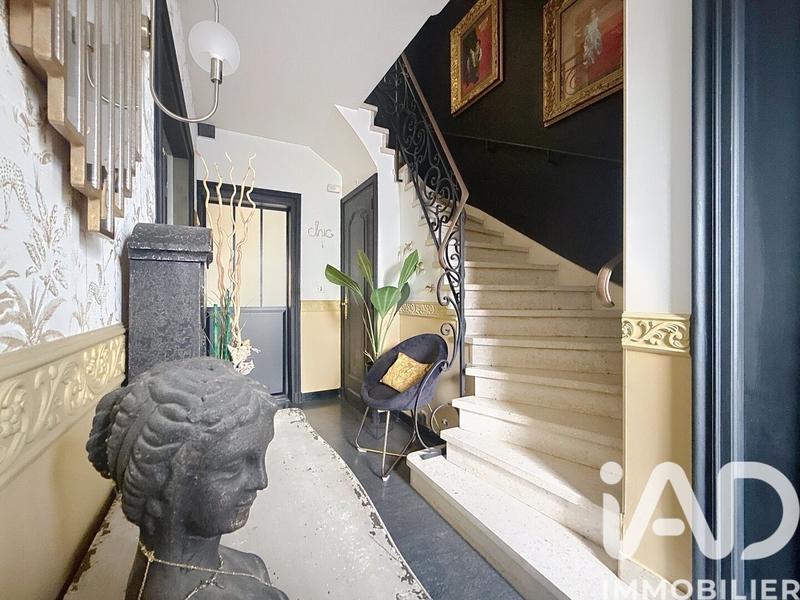 Maison - 291 m² - 12 pièces