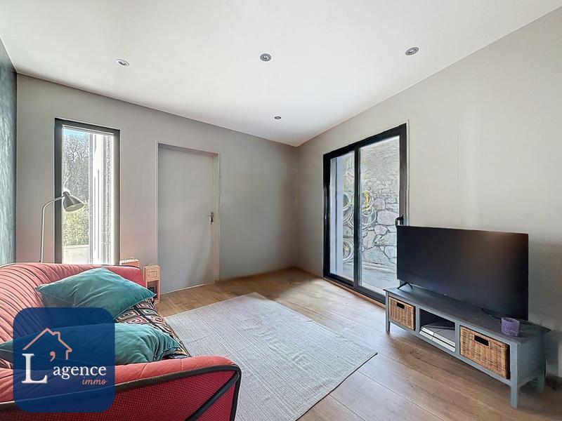 Maison - 202 m² - 8 pièces