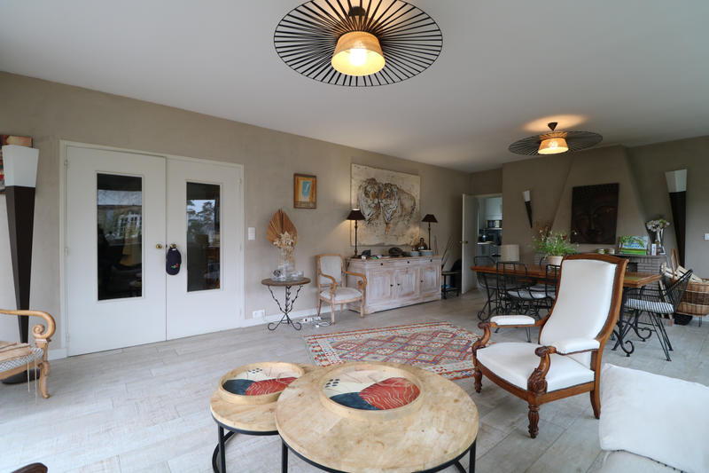 Villa - 200 m² - 11 pièces