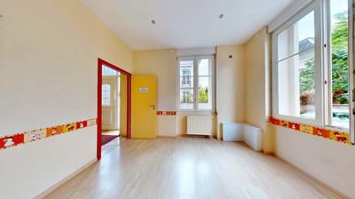 Local d'activités - 141 m² - 5 pièces