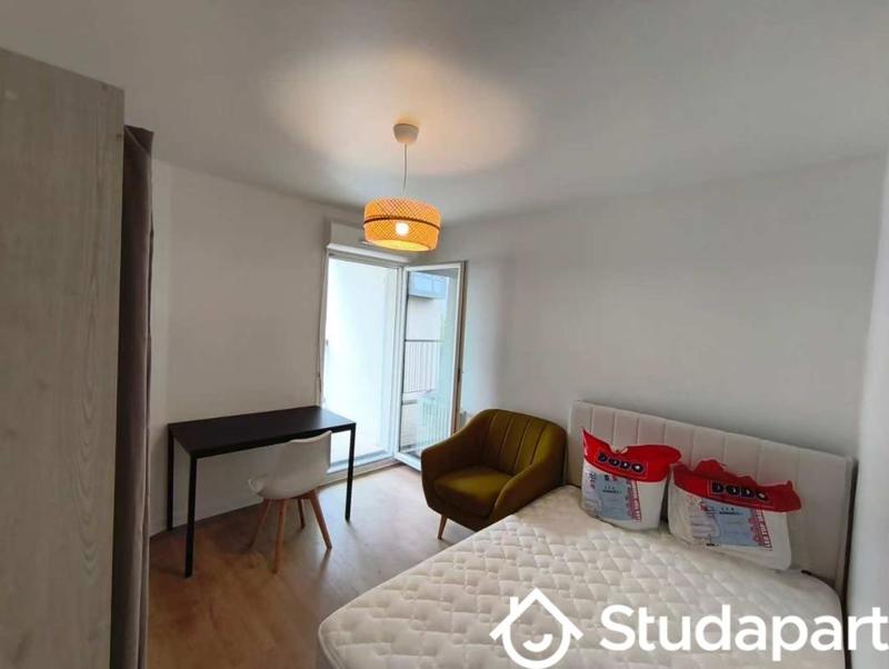 Chambre - 9 m² - 1 pièce