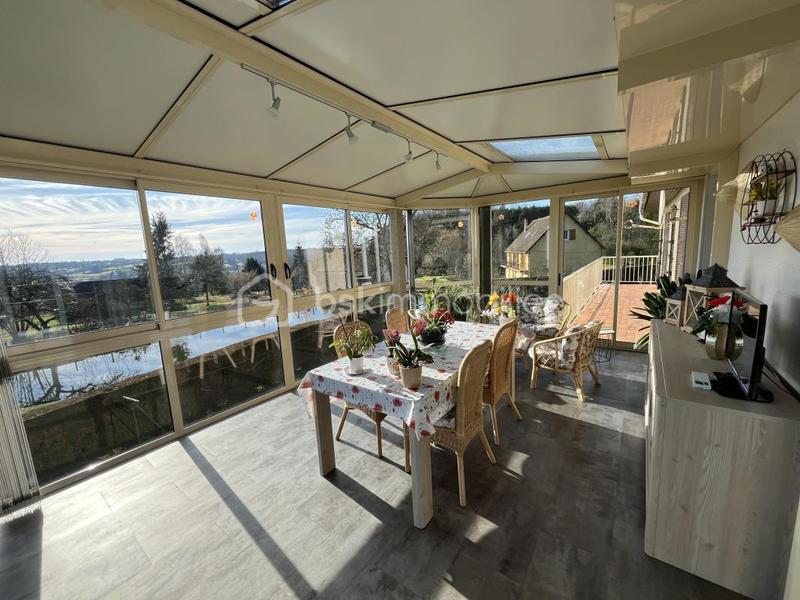 Maison - 180 m² - 11 pièces