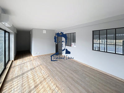 Bureau - 83 m² - 2 pièces