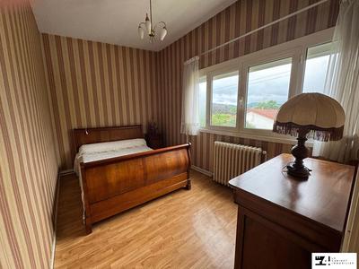 Maison traditionnelle - 113 m² - 7 pièces