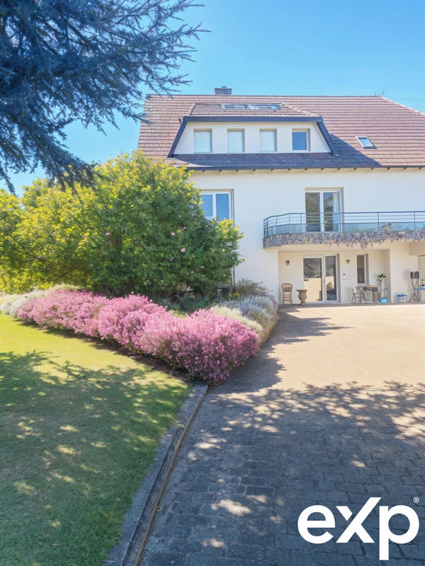 Maison - 296 m² - 10 pièces