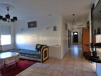 Maison - 284 m² - 10 pièces