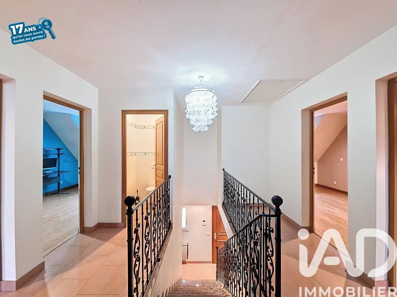 Maison - 250 m² - 7 pièces