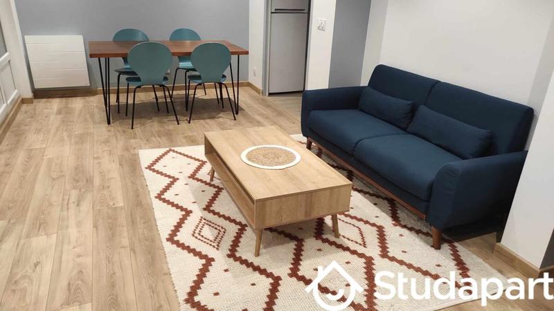 Chambre - 9 m² - 1 pièce