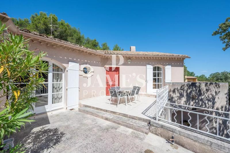 Maison - 140 m² - 6 pièces