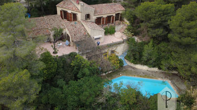 Maison - 198 m² - 8 pièces