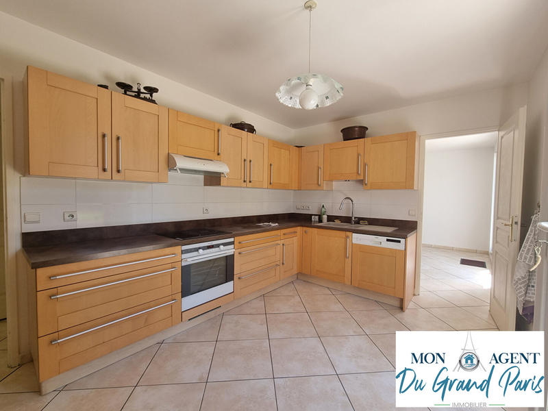 Maison - 158 m² - 8 pièces