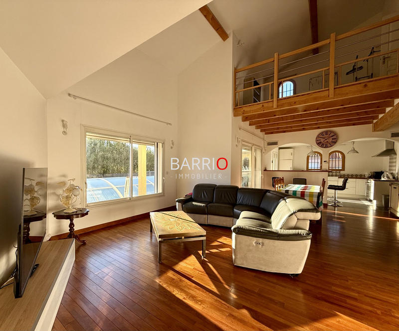 Maison traditionnelle - 181 m² - 6 pièces