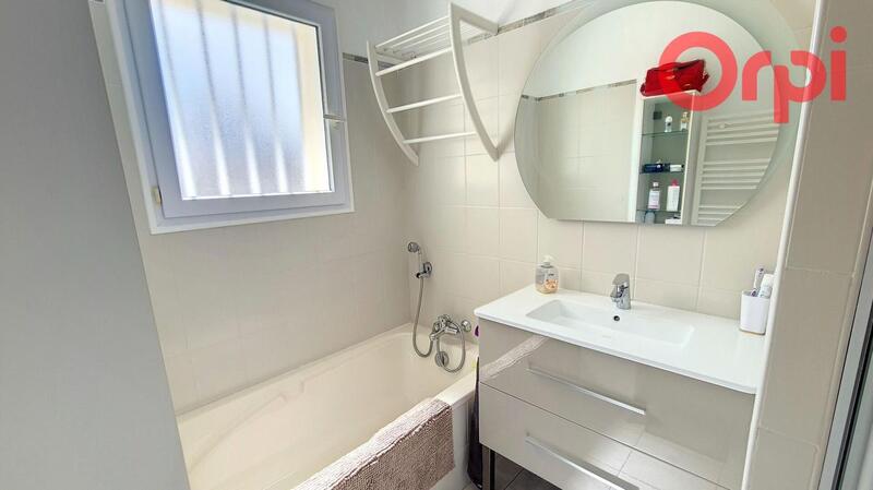 Maison - 99 m² - 5 pièces