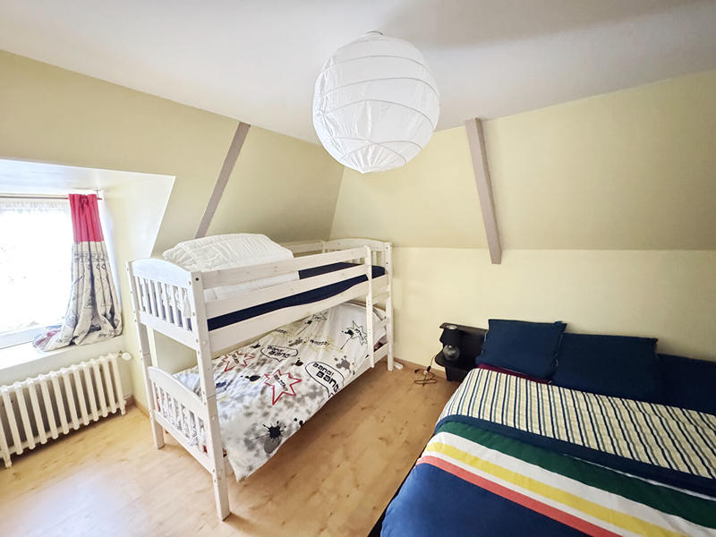 Maison - 245 m² - 9 pièces