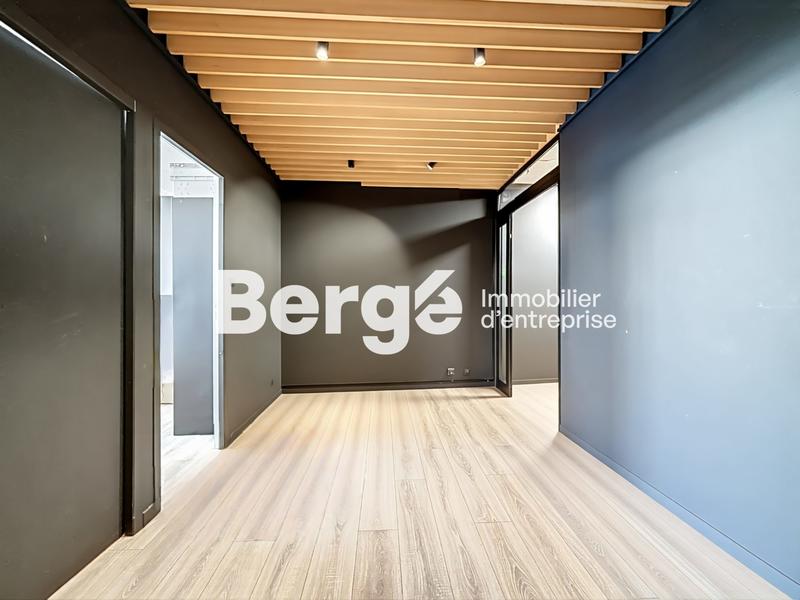 Local commercial - 147 m² - 8 pièces