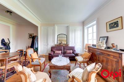 Maison - 194 m² - 7 pièces