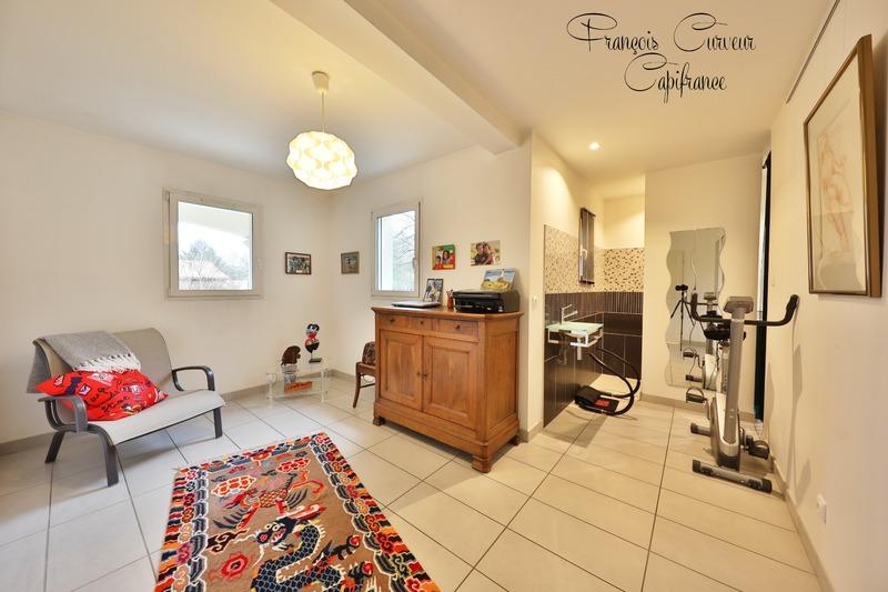 Maison - 210 m² - 6 pièces