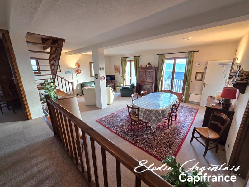 Maison - 139 m² - 7 pièces