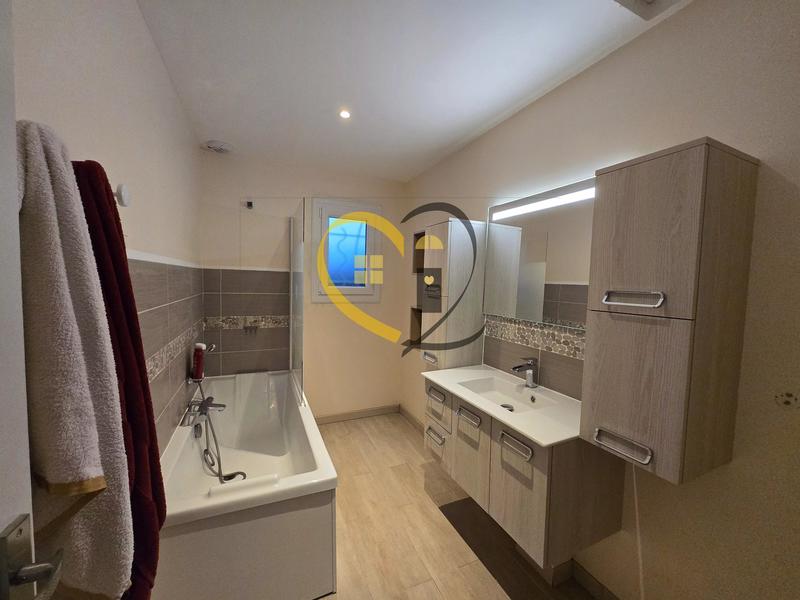 Maison - 110 m² - 5 pièces