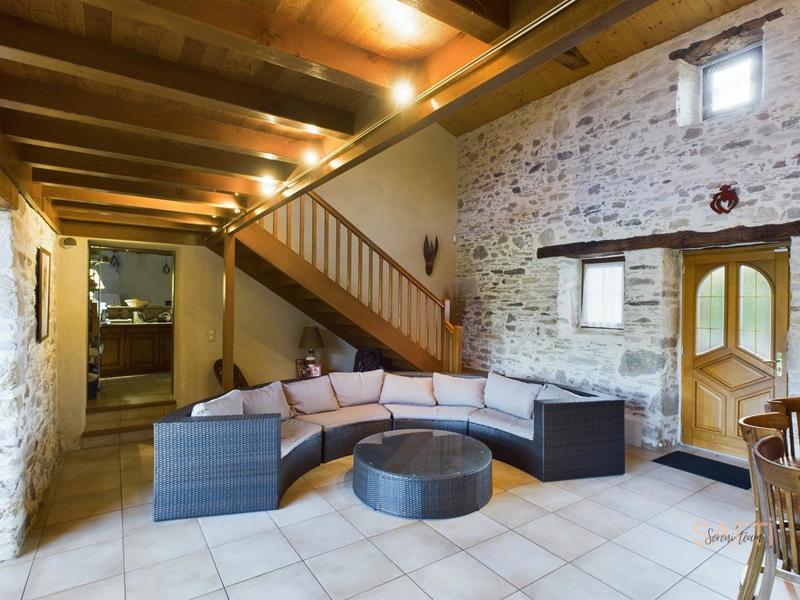 Maison - 415 m² - 12 pièces