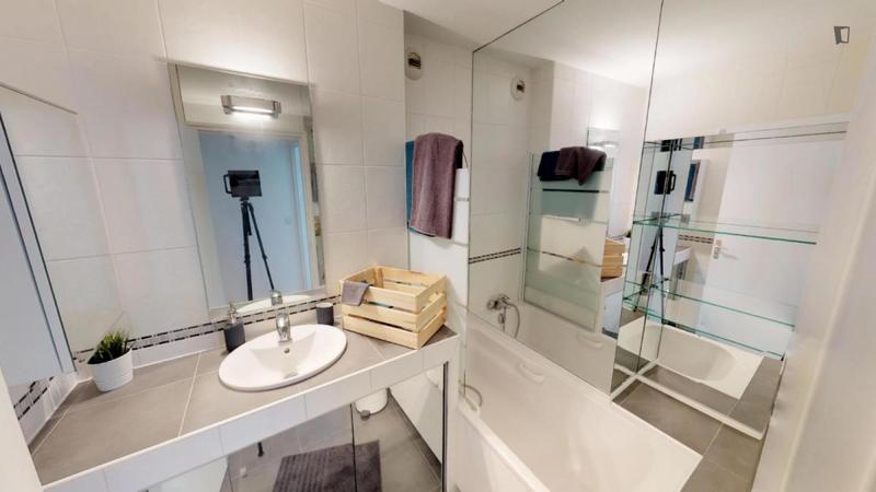 Chambre - 9 m² - 5 pièces