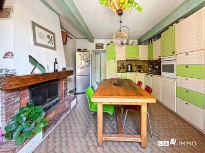 Maison - 205 m² - 6 pièces