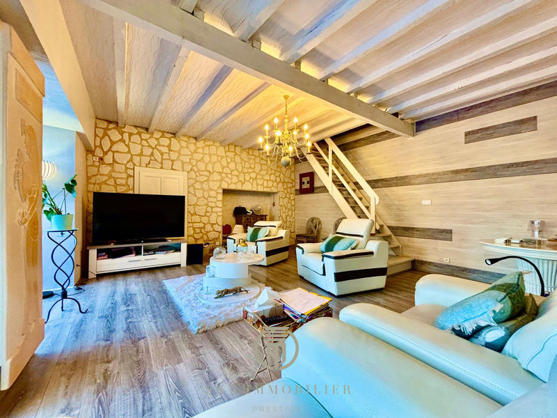 Maison - 290 m² - 12 pièces