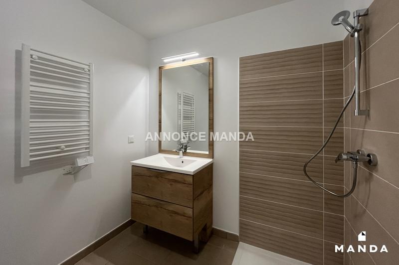 Studio - 25 m² - 1 pièce