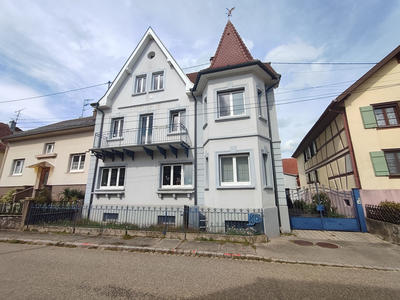 Maison - 292 m² - 9 pièces