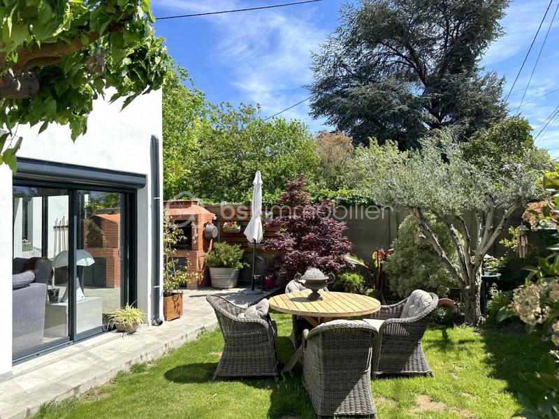 Maison - 218 m² - 9 pièces