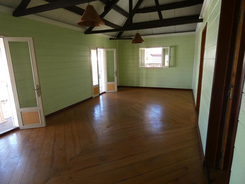 Maison - 280 m² - 9 pièces