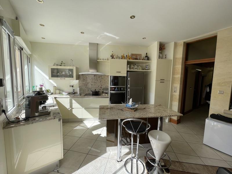 Maison - 97 m² - 4 pièces